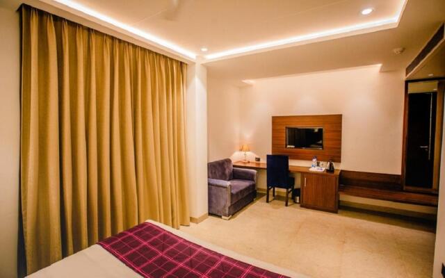 HOTEL TEN SQUARE - 5 Minutes from The Taj Mahal