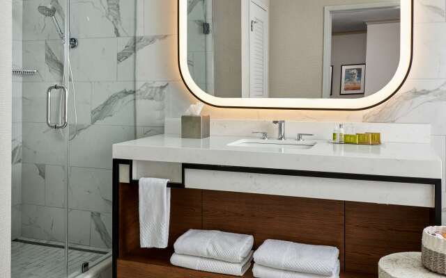 DoubleTree by Hilton Hotel Dallas – Love Field