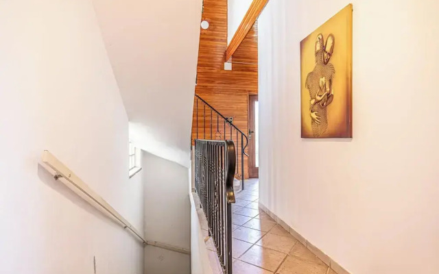 Cozy 3BR Apt with Garden Sleeps 10