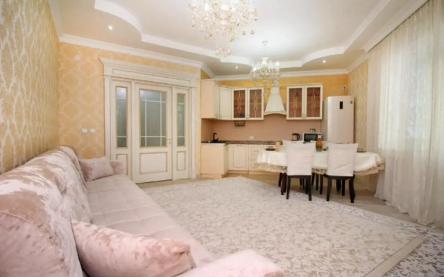 Apartments on Rozybakieva street 247 building 1