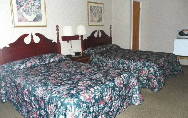 Knights Inn Lenox
