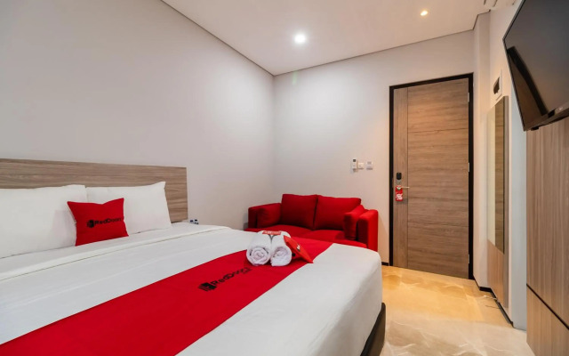 RedDoorz Plus near Senayan City