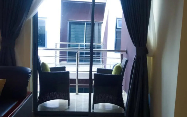 Stiyos Shortlet homes- Tastefully Furnished 3 Bedroom