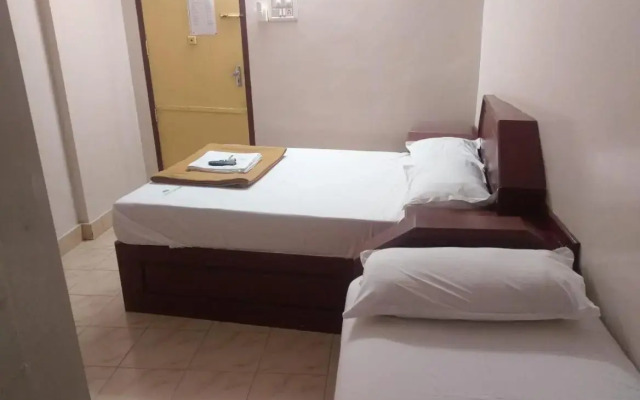 Anandan Tourist Home