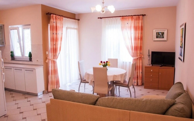 Karolinas - Parking - A2-green