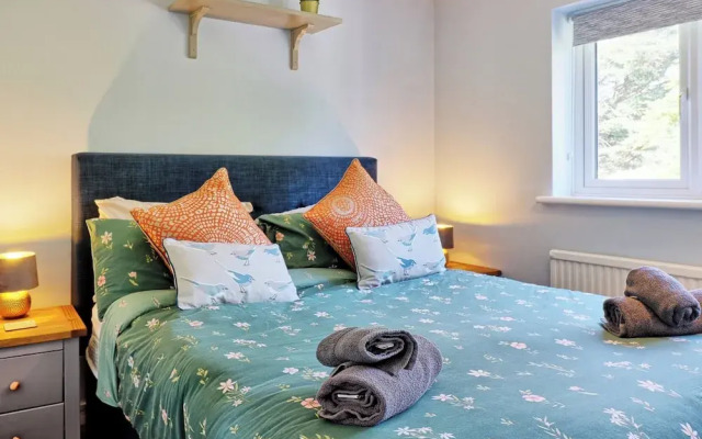 Tranquil Garden Retreat in Buckhurst Hill