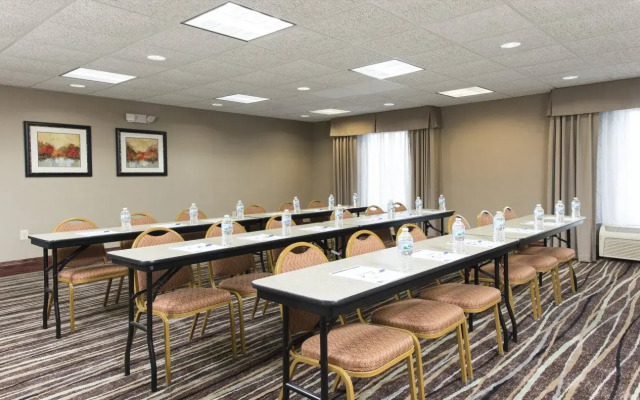 Holiday Inn Express Gas City by IHG