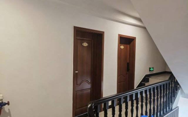 Fengyu Yasu · free 180° Tuojiang View | Unattended Vacation Boutique Stay (Fenghuang Ancient Town) – Hotel Rooms – Xiangxi