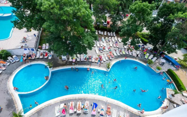 Sun Palace