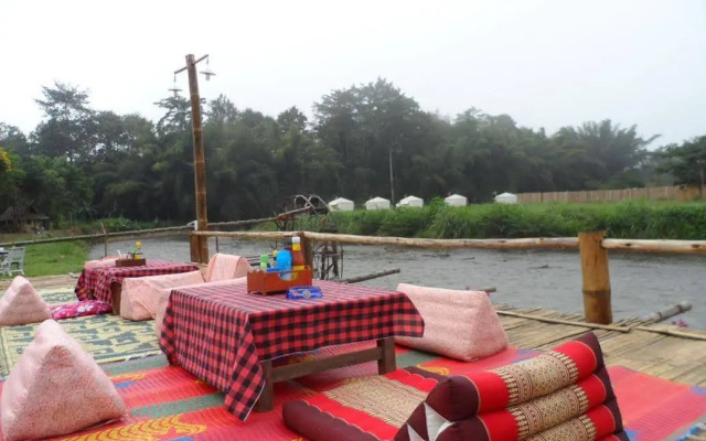Baan Pai Riverside Resort