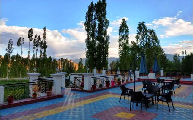 Hotel Khakshal Chubi