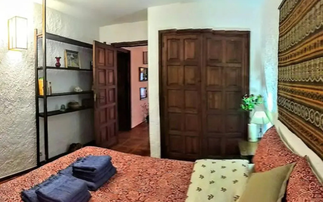 Beachfront Apt! AC - Pool - Parking