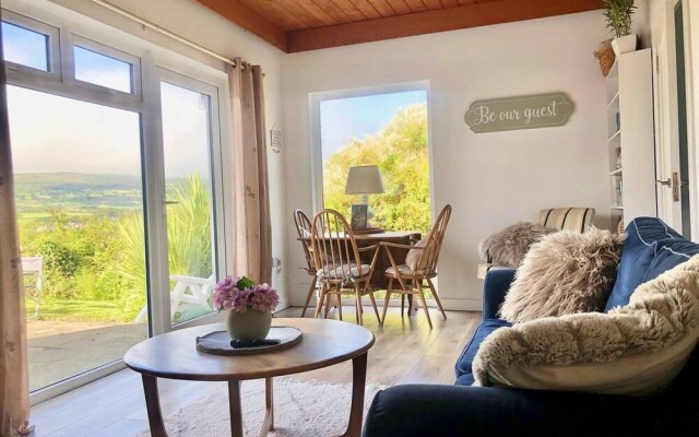 Ballygally Seaview and Garden 1 Bedroom Hideaway