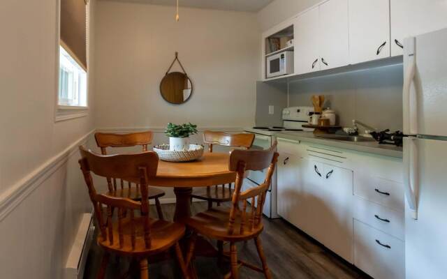 Barefoot Villas Room 4 Cedar