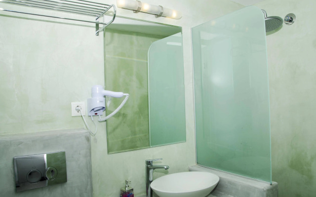 RK Beach Hotel