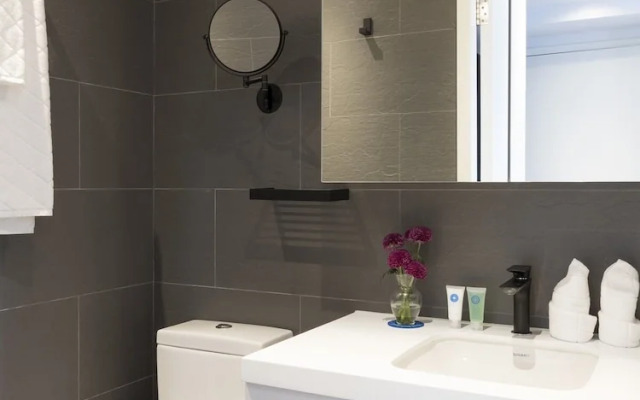 CHI Residences 138