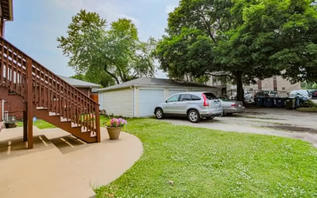 Peaceful One Bedroom Home Near Chicago