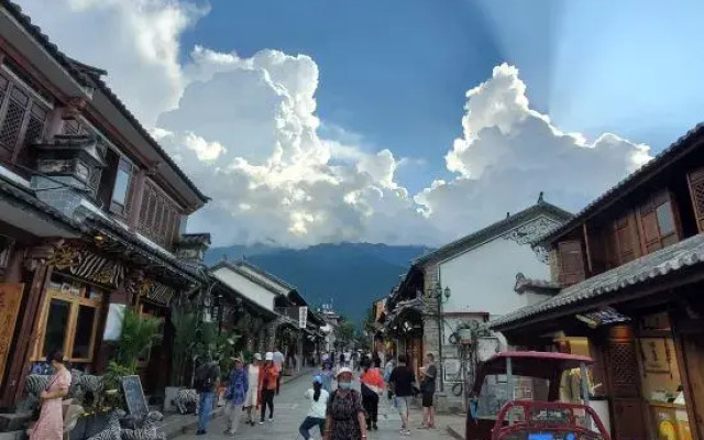 Dali Six Shangpin Homestay (Gucheng Fuxing Road)