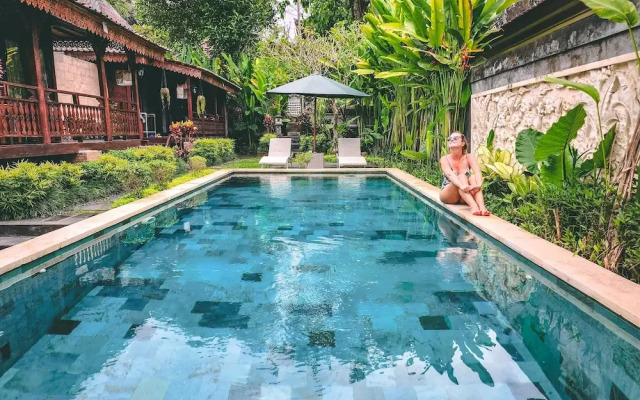 Ari Cottages