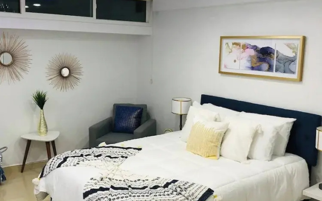 Isla Verde Beachfront Retreat With Parking