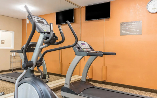 Comfort Inn & Suites Crystal Inn Sportsplex
