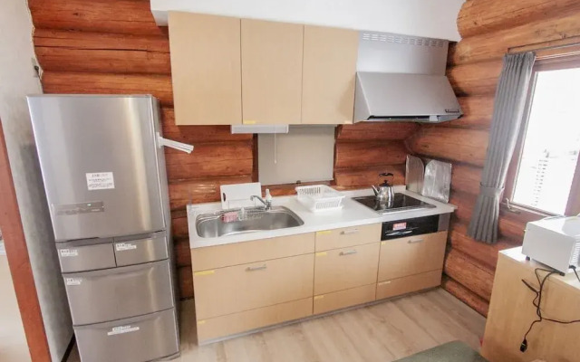 UCHI North Log Cabin