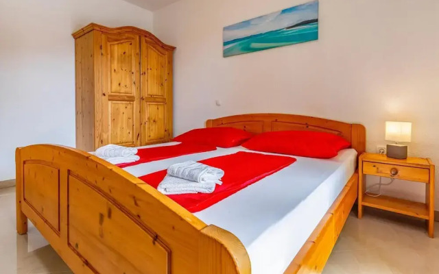 Beautiful Apartment in Pomer With 1 Bedrooms and Wifi