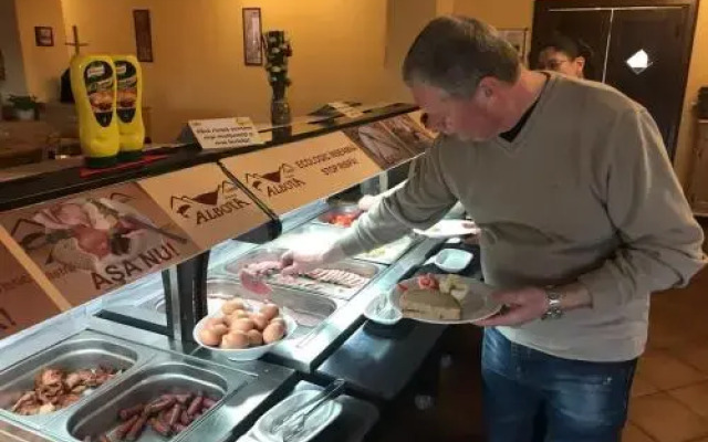 Complex Pastravaria Albota