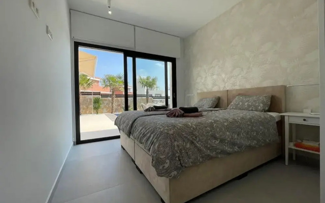 Belvilla by OYO Villa Ciudad Quesada