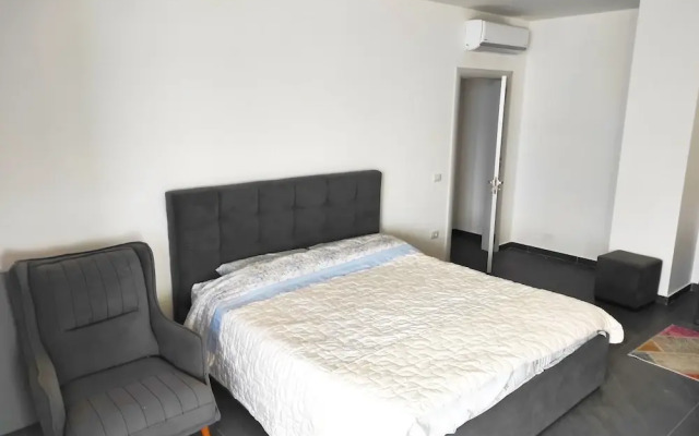 Seafront Apartment in Durres