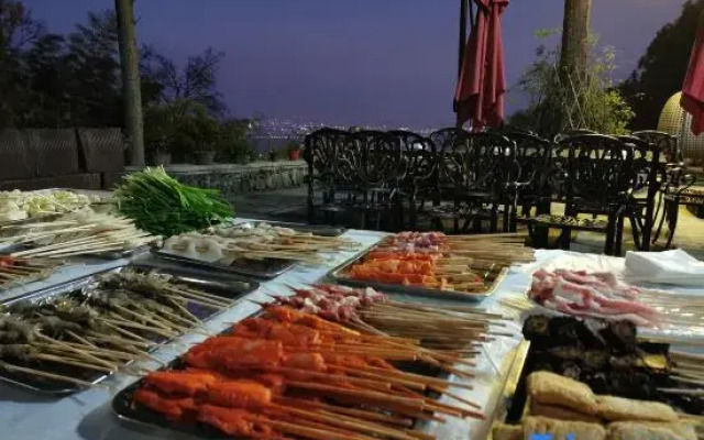 Qiye Shuxia Hotel