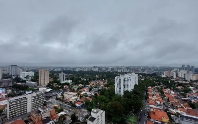 Apartamento novo ao lado do metrô