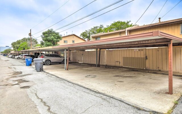 Pet-friendly Dallas Townhome w/ Outdoor Grill