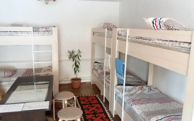 Happy Hostel