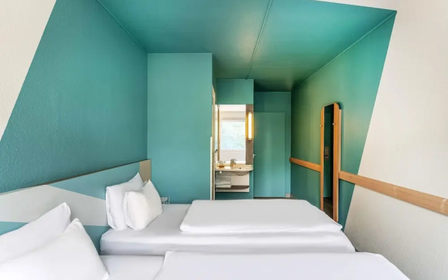 B&B HOTEL Freiburg-West