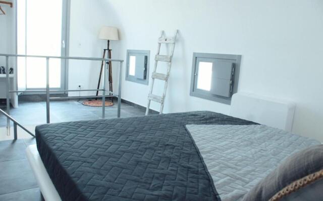 Aeron suites