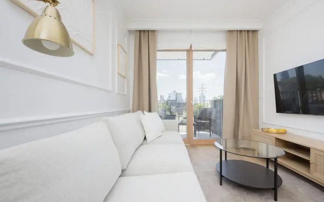 Kolejowa Apartment Warsaw by Renters