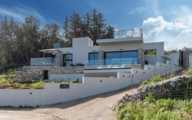 Villa Kallos by MediterraneanVillas