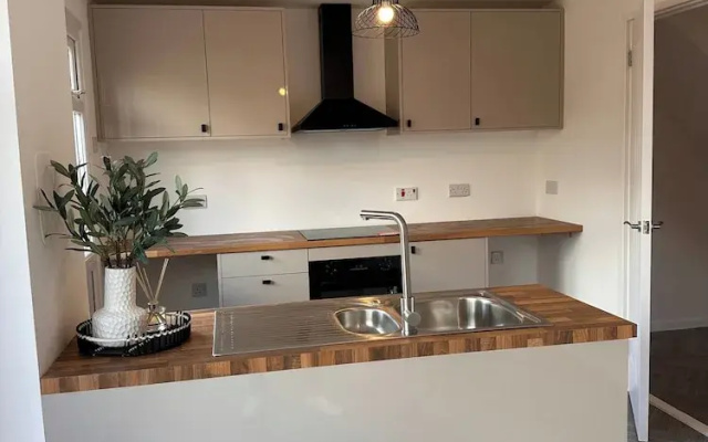 Stafford Cosy Retreat - 2 Bedroom House