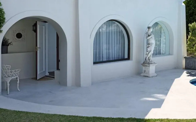 The Clarendon - Fresnaye