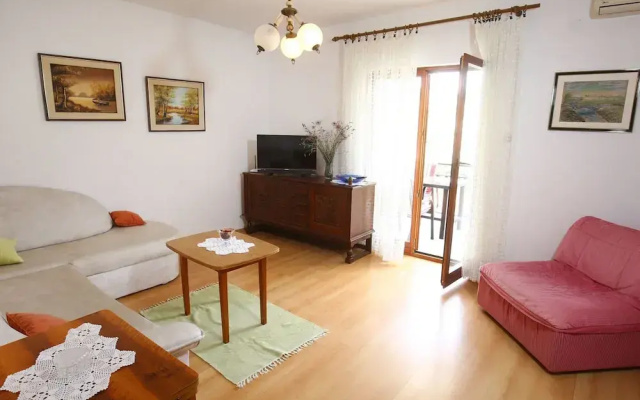 Apartments Boro - Two Bedroom Apartment With Terrace