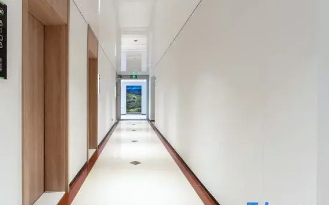 Yisu Qingju Hotel (Zhanqi Town Town Middle Road)
