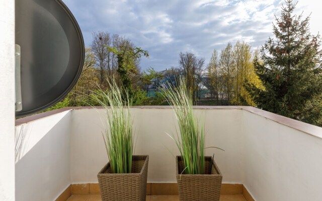 Spacious Apartment Kolobrzeg by Renters