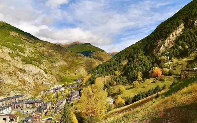 Placer, naturaleza y terraza en Canillo HUT-8207