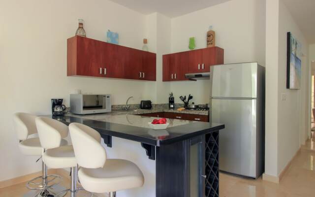 Stunning Studio with Jacuzzi on Terrace by olahola