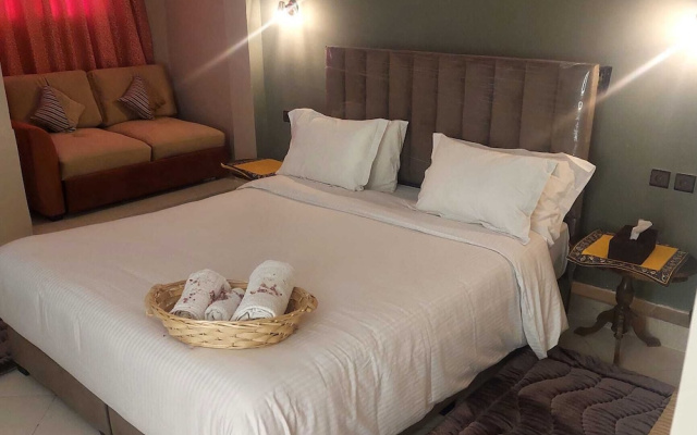 Lyron Hostel