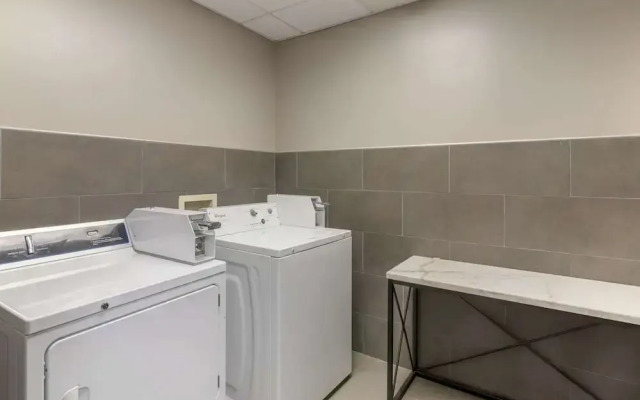 Country Inn &amp; Suites by Radisson, Savannah Airport, GA