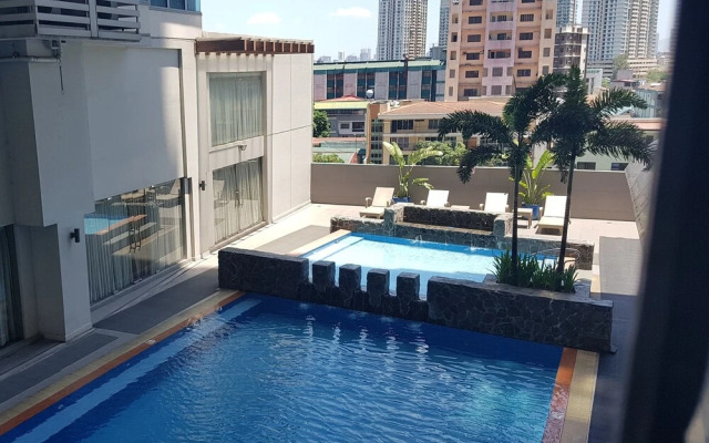 Cozy Pad in Heart of Makati HiSpeed WiFi