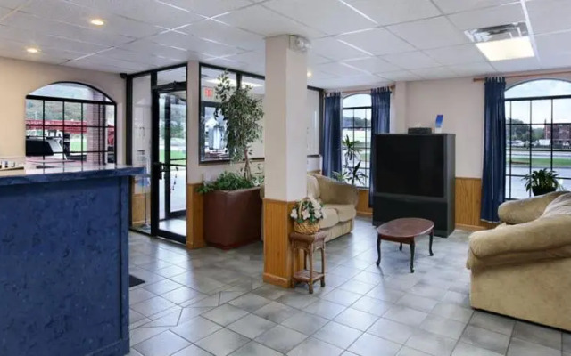 Travelodge Inn and Suites Fayetteville