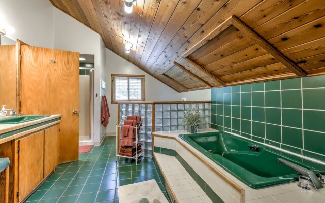 438midsu 4 Bedroom Home